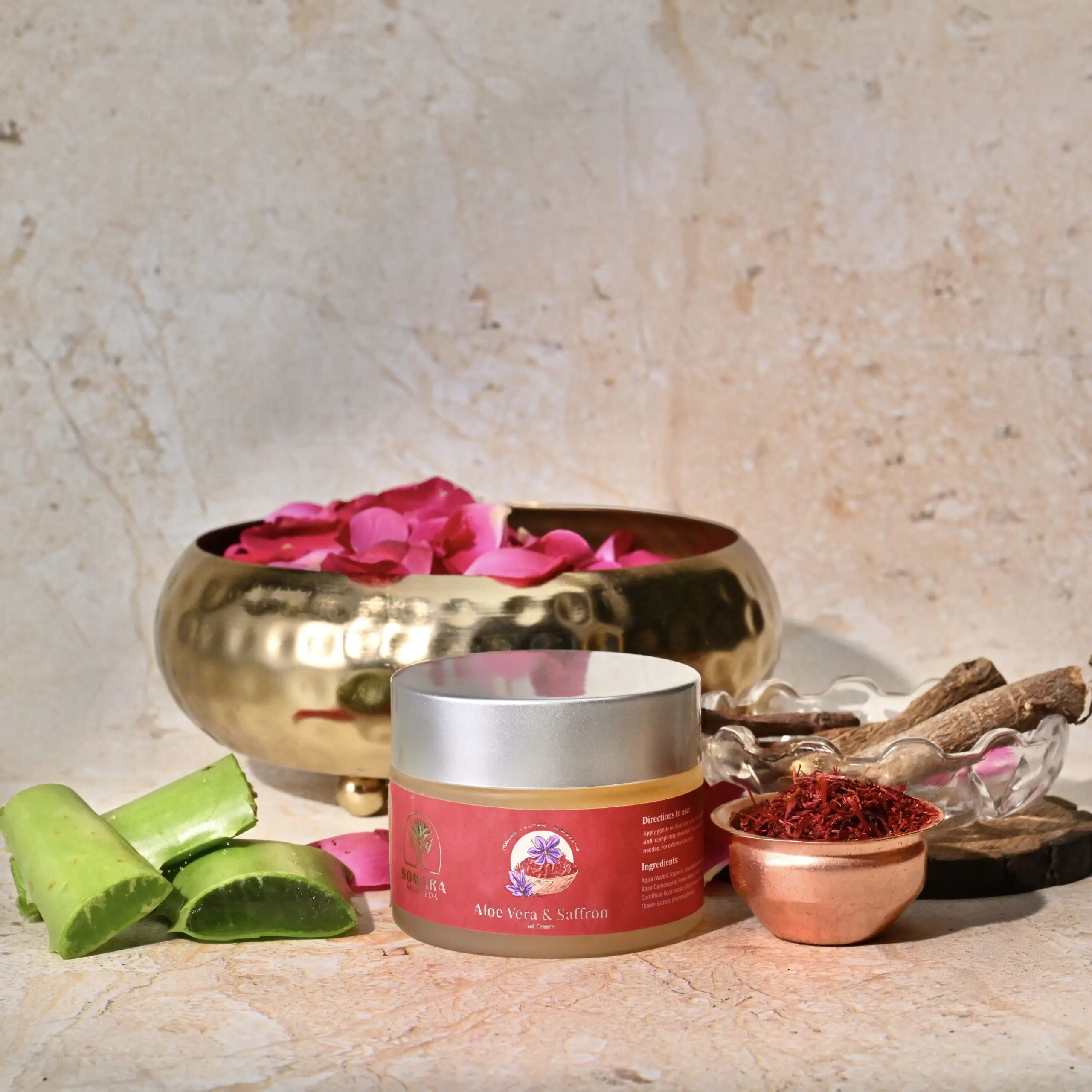Aloe Vera & Saffron Gel Cream - Image 1