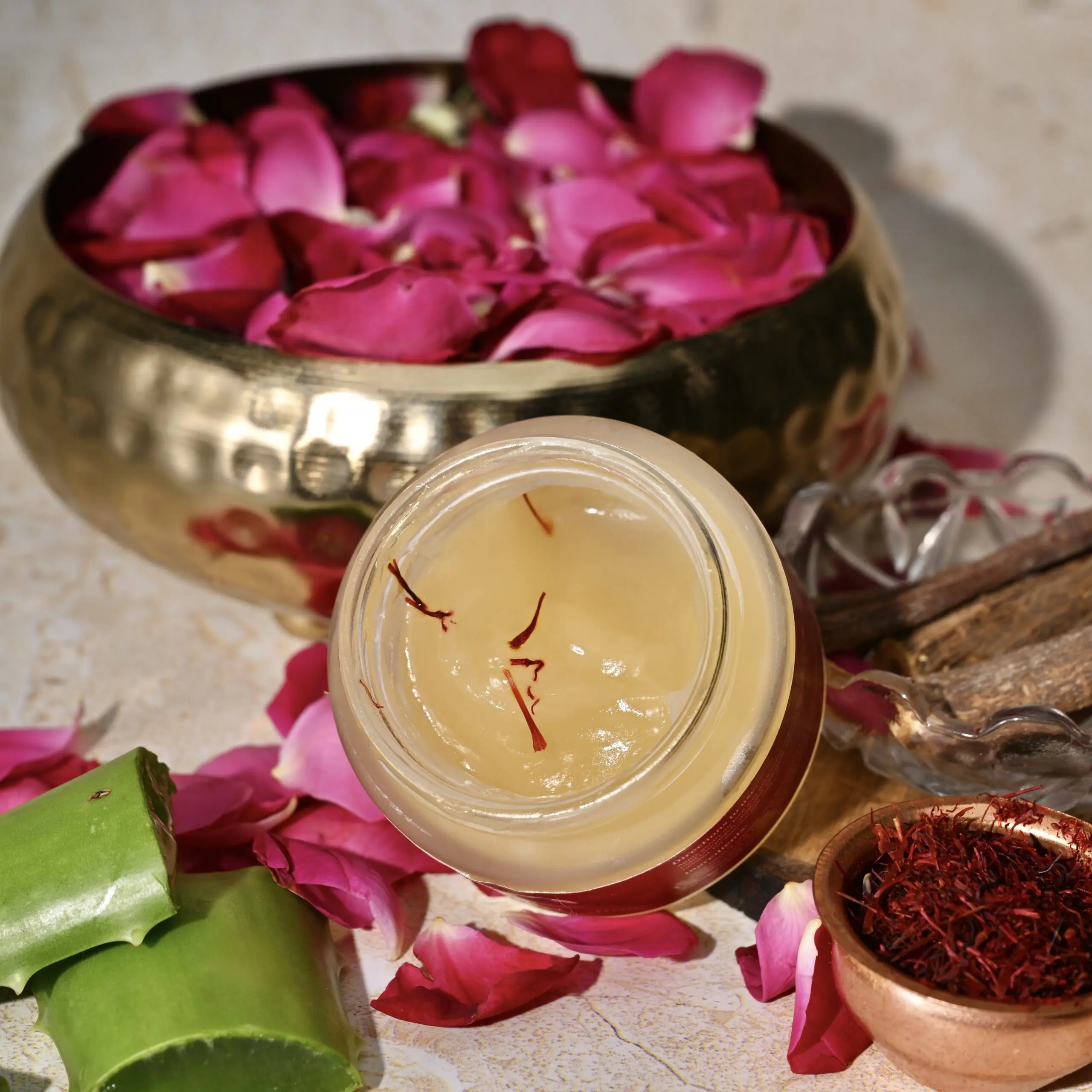 Aloe Vera & Saffron Gel Cream - Image 2